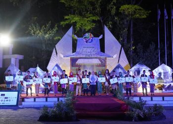 BUPATI HSS H. ACHMAD FIKRY, MEMERIAHKAN GRAND FINAL UTUH ALUH HULU SUNGAI SELATAN 2023