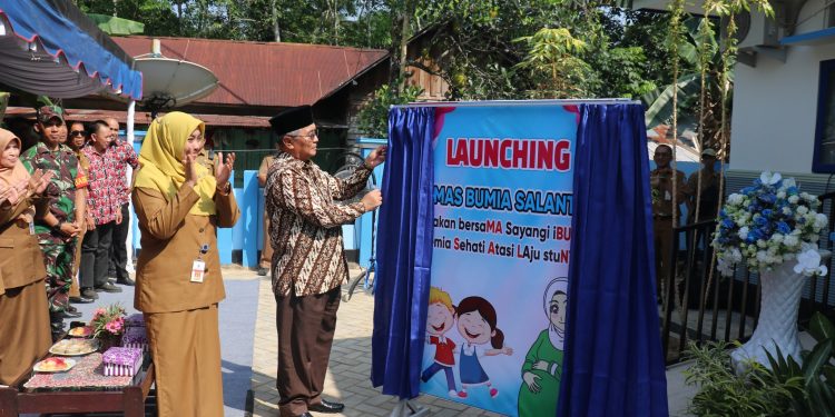 BUPATI FIKRY RESMIKAN BALAI PENYULUHAN KB TELAGA LANGSAT DAN LUNCURKAN PROGRAM ‘GEMAS BUMIA SALANTING’ UNTUK MENINGKATKAN KESEJAHTERAAN MASYARAKAT