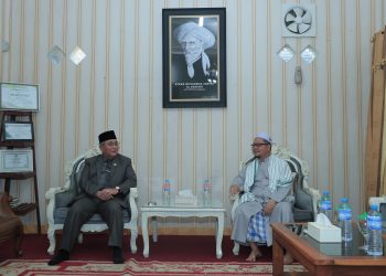JELANG AKHIR MASA JABATAN, H. ACHMAD FIKRY SILATURAHMI KE PENGASUH PONPES DALPA KANDANGAN ABAH GURU SYAIRAZI
