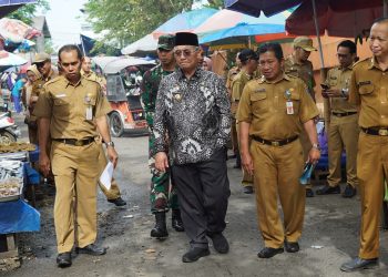BUPATI HSS BERSAMA FORKOPIMDA DAN TPID HSS PANTAU KETERSEDIAAN DAN HARGA PASAR.