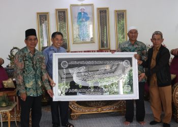 MOMEN HANGAT SILATURAHMI WABUP HSS BERSAMA APDESI KAB. HSS TANDAI AKHIR MASA JABATAN