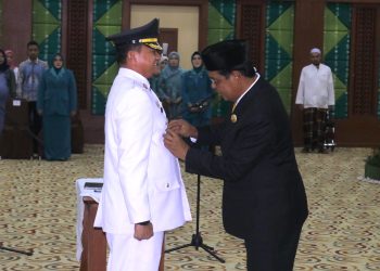RESMI DILANTIK: DRS. H. HERMANSYAH, M.M MENJADI PENJABAT BUPATI HSS