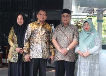 AWALI KEGIATAN AKHIR PEKAN PJ. BUPATI HSS LAKUKAN KUNJUNGAN SILATURRAHMI KE KEDIAMAN H. ACHMAD FIKRY