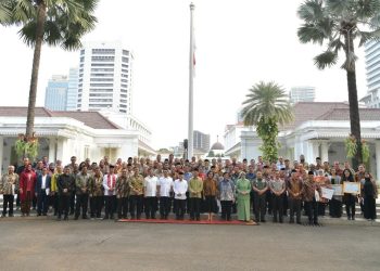 KONSISTEN TINGKATKAN KINERJA PENURUNAN STUNTING, HSS MENDAPAT APRESIASI BERUPA DANA INSENTIF