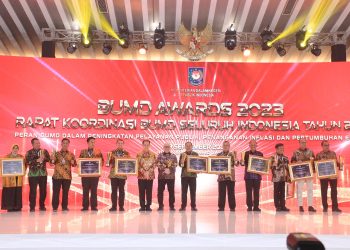 KONTRIBUSI DALAM PENANGANAN INFLASI, PT TIRTA AMANDIT (PERSERODA) RAIH PERINGKAT I PENGHARGAAN BUMD AWARDS