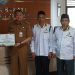 BUKTI PERHATIAN DAN KESERIUSAN TERHADAP KESEJAHTERAAN MASYARAKAT, PJ BUPATI HSS DAN BAZNAS HSS SERAHKAN BANTUAN RUMAH LAYAK HUNI.