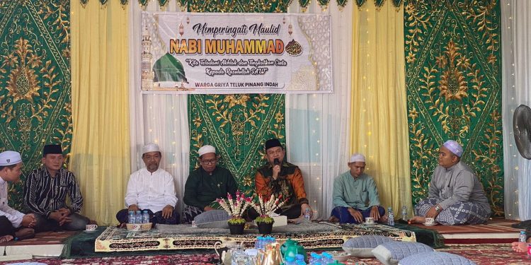 PJ. BUPATI HSS MENGHADIRI PERINGATAN MAULID NABI MUHAMMAD SAW DI KEDIAMAN KABAG PROKOPIM SETDA KAB. HSS