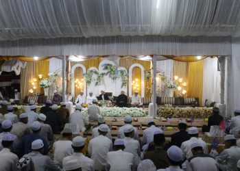 MESKI DIGUYUR HUJAN LEBAT, PJ. BUPATI TETAP HADIRI PERINGATAN MAULIDIRRASUL MAJELIS SIRRIL MUSTAFA