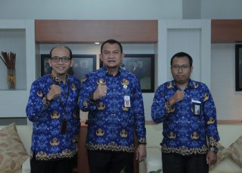 PJ BUPATI TERIMA KUNJUNGAN KEPALA BPS SAMPAIKAN DATA KEMISKINAN HSS TURUN DARI 4,54% MENJADI 4,01%