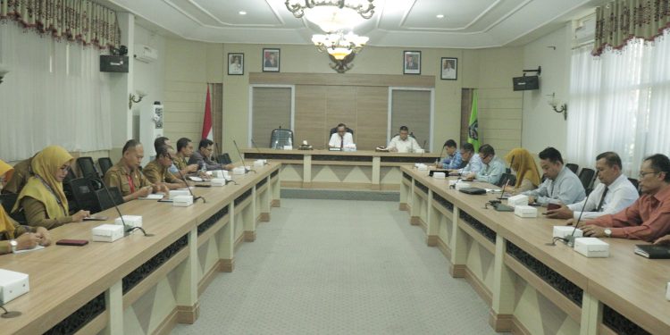 SEKRETARIS DAERAH KABUPATEN HULU SUNGAI SELATAN MEMIMPIN RAPAT KOORDINASI PERSIAPAN PERINGATAN HARI JADI KE-73 KABUPATEN HSS TAHUN 2023