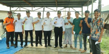 WUJUD KEPEDULIAN PADA MASYARAKAT, PEMKAB HSS SALURKAN BANTUAN SOSIAL UNTUK WARGA TERDAMPAK PUTING BELIUNG