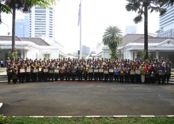 PJ. BUPATI HADIRI RAKORNAS DAN PENYERAHAN INSENTIF FISKAL KEMISKINAN EKSTREM TAHUN BERJALAN 2023