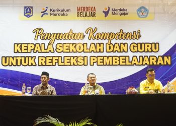 PENGUATAN KOMPETENSI KEPALA SEKOLAH DAN GURU SD UNTUK PENDIDIKAN UNGGUL DI KAB. HSS