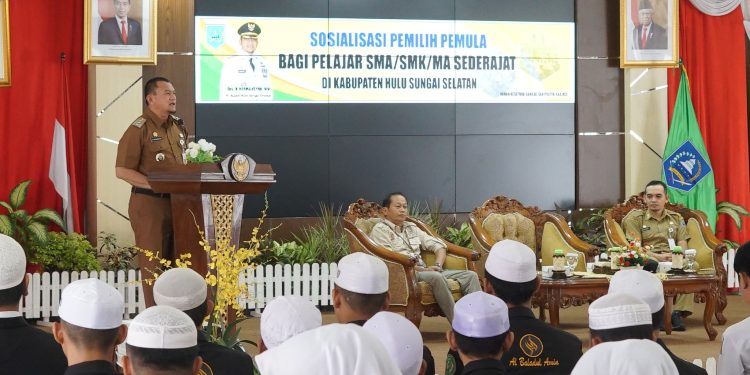 PJ BUPATI HSS BUKA SOSIALISASI PEMILIH PEMULA UNTUK PEMILU SERENTAK 2024