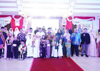LOMBA FASHION SHOW FAMILY : RANGKUL BUDAYA DAN TINGKATKAN NILAI – NILAI ISLAMI DI BUMI RAKAT MUFAKAT.