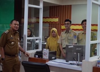 PASTIKAN PELAYANAN BERJALAN DENGAN BAIK PJ BUPATI HSS MENINJAU MALL PELAYANAN PUBLIK