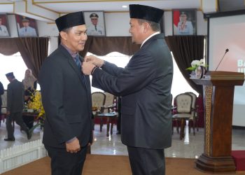 APRESIASI PENGABDIAN 197 PNS : PJ BUPATI HSS SEMATKAN PENGHARGAAN KARYA SATYALANCANA