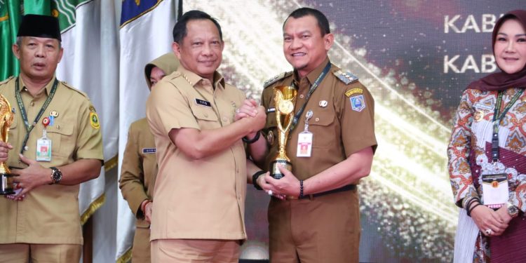 KONSISTEN! HSS KEMBALI DIANUGERAHI PENGHARGAAN INNOVATIVE GOVERMENT AWARD 5 KALI BERTURUT-TURUT