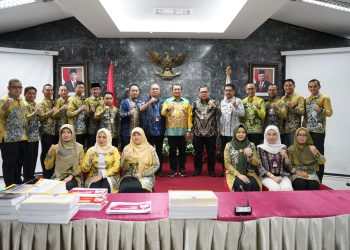 EVALUASI KINERJA OLEH INSPEKTORAT JENDERAL KEMENDAGRI RI, PJ BUPATI HSS MENDAPAT APRESIASI POSITIF