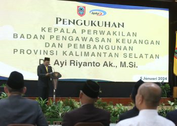 PLH BUPATI HSS HADIRI PENGUKUHAN KAPER BPKP PROVINSI KALSEL YANG BARU