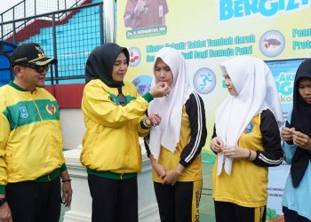 GERAKAN AKSI BERGIZI AGAR BIASAKAN POLA HIDUP SEHAT, PJ. KETUA TP. PKK KAB. HSS TINJAU PELAKSANAANNYA