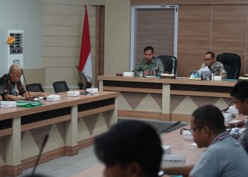 SEKDA KAB. HSS PIMPIN RAPAT STRATEGIS: MEMBAHAS PENEGASAN BATAS DESA UNTUK KEJELASAN ADMINISTRASI DAN KEPASTIAN HUKUM