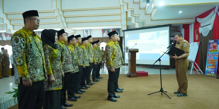 PENGUKUHAN ANGGOTA UNIT PEMANTAU PELAYANAN PUBLIK (UP3) KAB. HSS TAHUN 2024-2025