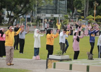 PEMKAB HSS GELAR SENAM BERSAMA