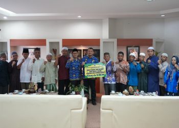 PENUH KEHANGATAN DAN KEAKRABAN, PJ BUPATI HSS TERIMA SILATURAHMI PARA PESERTA UMROH PEMKAB HSS