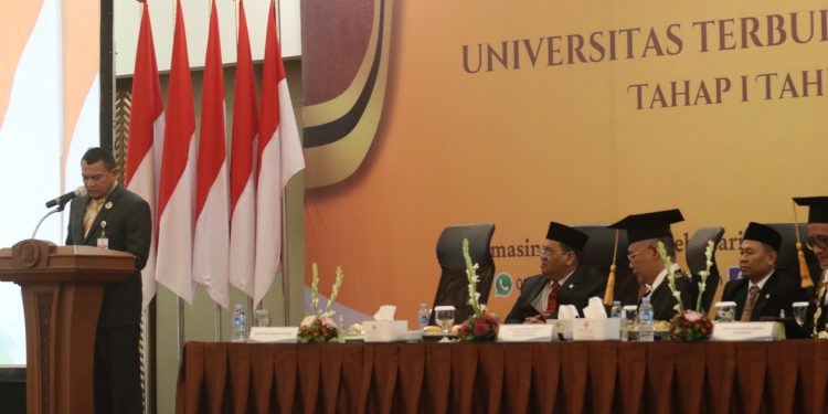 UNIVERSITAS TERBUKA BANJARMASIN RAYAKAN WISUDA, PJ. BUPATI HSS BERIKAN SAMBUTAN