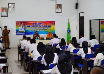 MATERI PENGENALAN JABATAN DAN TATA KERJA DISAMPAIKAN OLEH SEKDA KABUPATEN HSS