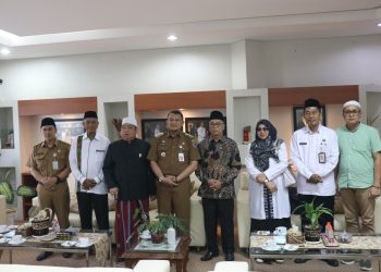PENJABAT (PJ) BUPATI HULU SUNGAI SELATAN (HSS), DRS H HERMANSYAH, MM, MENERIMA AUDIENSI DARI IPQAH PROVINSI KALIMANTAN SELATAN