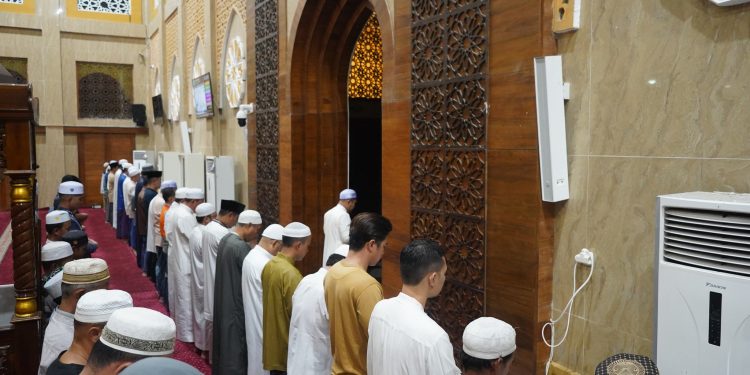 BUKA PUASA BERSAMA DAN SHOLAT MAGHRIB BERJAMAAH