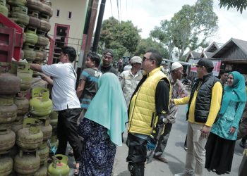 OPERASI PASAR MURAH DIGELAR PEMKAB HSS, SANGAT MEMBANTU MASYARAKAT DALAM HAL KEBUTUHAN POKOK JELANG BULAN SUCI RAMADHAN