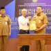 PJ. BUPATI HERMANSYAH SERAHKAN LKPD TA 2023 KEPADA BPK