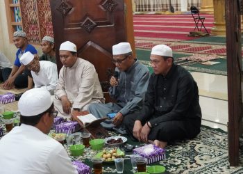 KEHANGATAN RAMADHAN: PJ BUPATI HSS HERMANSYAH BUKA PUASA, BERSILATURAHMI DAN SHOLAT MAGRIB BERJAMAAH DI MASJID AGUNG TAQWA