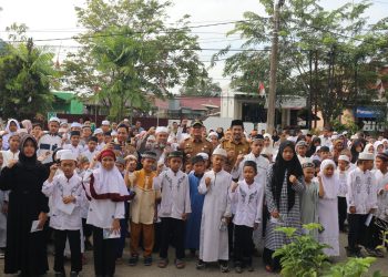 PENYERAHAN BANTUAN INFAQ SEDEKAH SISWA ASUH SEBAYA (SAS) JENJANG SD DAN SMP SE KAB. HSS TRIWULAN I TAHUN 2024