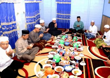 RAJUT TALI SILATURAHMI DAN DENGARKAN ASPIRASI SECARA LANGSUNG, PJ. BUPATI SAHUR BERSAMA RAKYAT