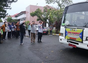 BERIKAN KENYAMANAN MUDIK KE KAMPUNG HALAMAN, PEMKAB HSS GELAR PROGRAM LAYANAN “BUS GADIS” KEPADA MASYARAKAT BUMI RAKAT MUFAKAT