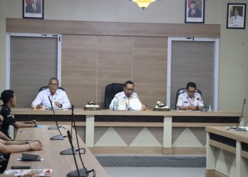 RAPAT KOORDINASI EVALUASI PELAKSANAAN DANA CSR: SEKDA KAB HSS PIMPIN RAPAT