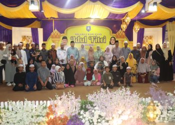RATUSAN MASYARAKAT BERBONDONG HADIRI OPEN HOUSE IDUL FITRI 2024 BERSAMA PJ. BUPATI HSS H. HERMANSYAH