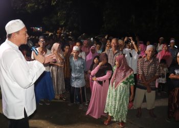 RATUSAN WARGA MADANG TERIMA SEMBAKO RAMADHAN DARI PT. BGM, PJ. BUPATI IKUT SERAHKAN SECARA SIMBOLIS