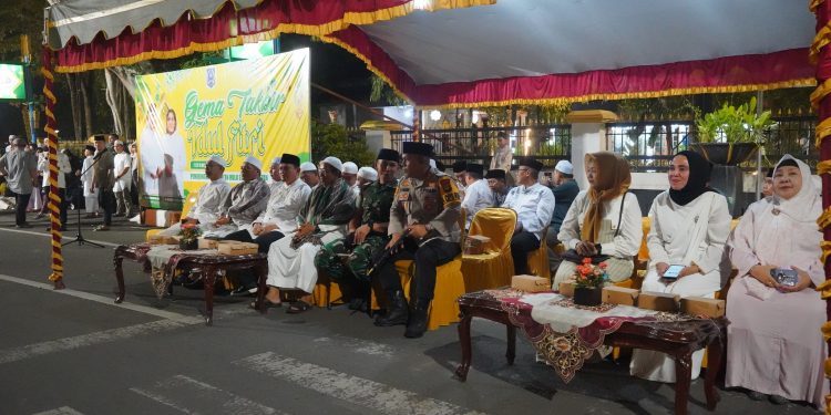 PJ BUPATI HSS HADIRI MEGAHNYA ACARA GEMA TAKBIR IDUL FITRI DAN PELEPASAN MOBIL KARNAVAL: MOMEN KEBERSAMAAN DAN KREATIVITAS MASYARAKAT