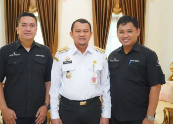 PISAH SAMBUT KEPALA BANK KALSEL SYARIAH CABANG KANDANGAN DAN BANJARMASIN, PJ. BUPATI HSS APRESIASI SINERGI YANG TERJALIN SELAMA INI