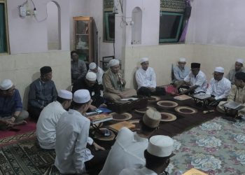 KEGIATAN KEAGAMAAN BERKAH: PJ BUPATI HSS HADIRI KHATMUL QURAN DI DESA PANDULANGAN
