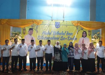 PJ BUPATI HSS MEMPERERAT SILATURAHMI DAN DORONG PEMBANGUNAN DESA DALAM ACARA HALAL BIHALAL