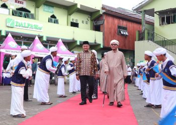 HADIRI WISUDA MDT SE-KABUPATEN HSS, PJ. BUPATI HARAPKAN TERWUJUDNYA GENERASI PENGAMAL AL-QUR’AN