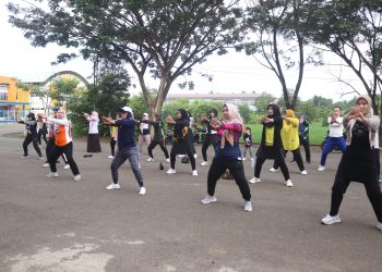 PEMKAB HSS DUKUNG GAYA HIDUP SEHAT MELALUI SENAM AEROBIC