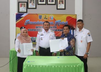 IKUT INTERVENSI STUNTING DAN KEMISKINAN EKSTRIM, DINAS PUTR LAKSANAKAN PENANDATANGAN KONTRAK KERJASAMA DENGAN PARA KSM
