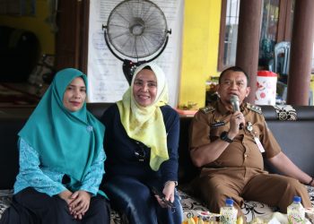 SUKSESKAN PASAR MURAH 2 DESA DI KECAMATAN KALUMPANG, PJ BUPATI & PJ KETUA TP PKK KAB HSS TINJAU PELAKSANAANNYA